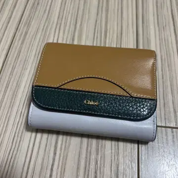 끌로에 3단 폴더형 지갑