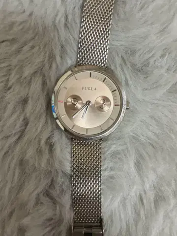 FURLA 실버 메쉬 밴드 시계