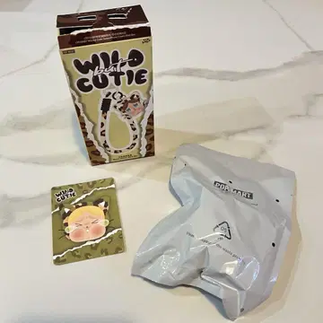 Wild but Cutie 카모 큐티 스트랩 폰참