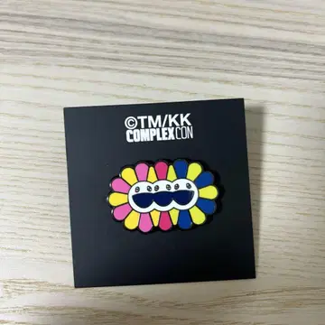 무라카미 다카시 Kiki Kiki TM/KK 콜라보 삼색 플라워 핀 배지