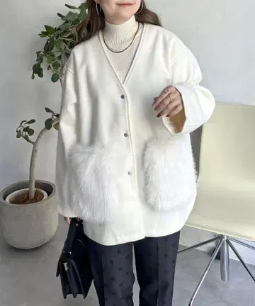 포켓 퍼 미들 코트