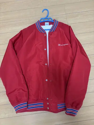 Champion 레드 바시티 자켓 나일론 자켓