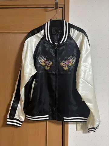 드래곤 자수 스카잔 블랙/화이트