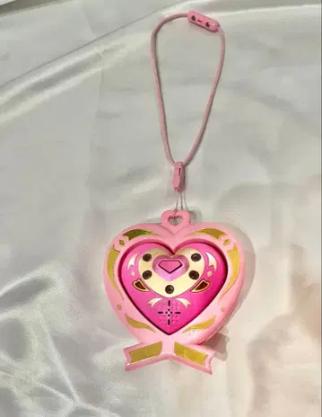 BANDAI 빛의 전사 프리큐어 Max Heart 하트 엘르 브로치
