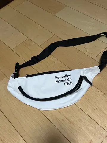 SEA 웨스트 파우치