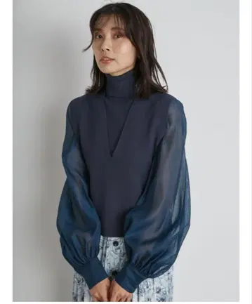 SNIDEL 시어 슬리브 레이어드 니트