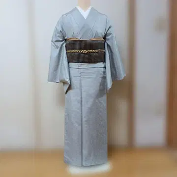 잔잔한 격자 무늬 오시마 명주 기모노