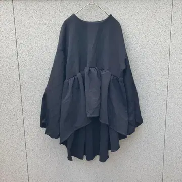 [ACKA] F 프릴 긴팔 튜닉 볼륨 소매 블랙 미니 드레스