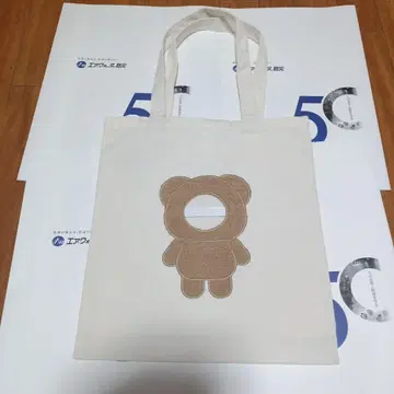 얼굴 나오는 토트백 곰돌이