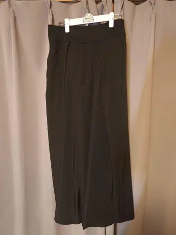 하카마 턱 와이드 팬츠