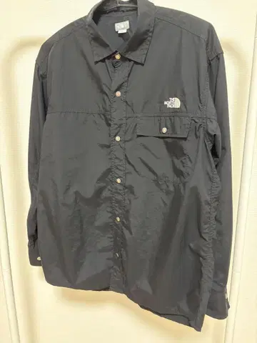 THE NORTH FACE 블랙 버튼업 셔츠