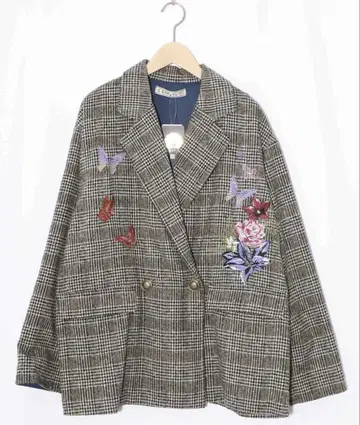 이즈스칼라 553251: 꽃 나비 자수 오버 사이즈 체크 무늬 자켓