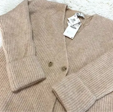 ZARA 베이지 버튼 가디건