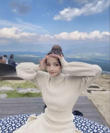 피오나 착용 resexxy 머메이드 실루엣 원피스