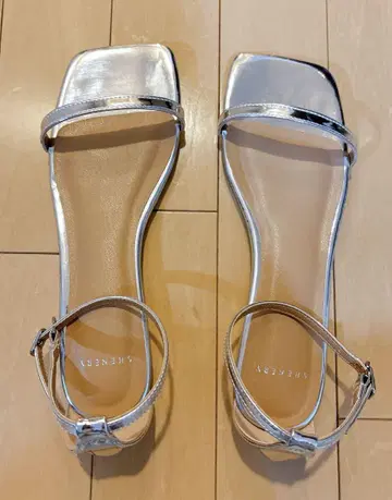 시너리 shenery 스퀘어토 스트랩 샌들