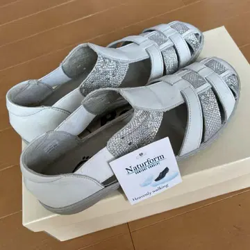 Naturform 화이트 실버 샌들 사이즈 35