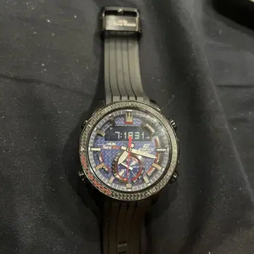 EDIFICE Toro Rosso 블랙 손목시계 2018