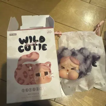 POP MART WILD & CUTIE 키링 crybaby