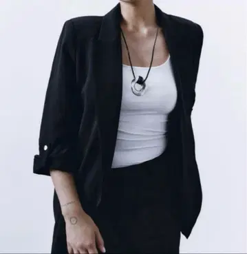 ZARA 롤업 슬리브 자켓 골드 버튼 블랙 테일러드 블랙