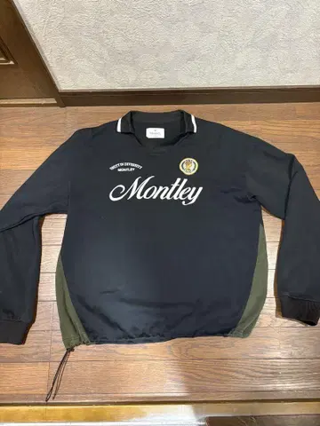 Montley 블랙 긴팔 트레이닝복 게임 셔츠