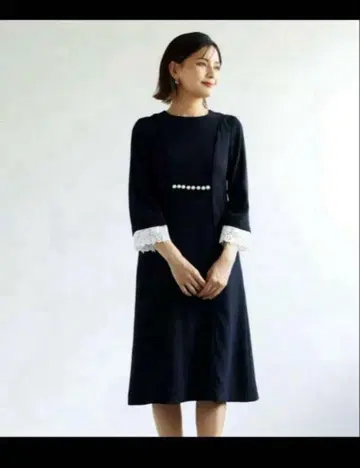 새상품 정가 16,000원 화이트 조라 펄 장식 원피스