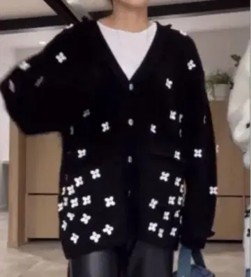 꽃무늬 지프소필라 gypsohila Cardigan 블랙 가디건