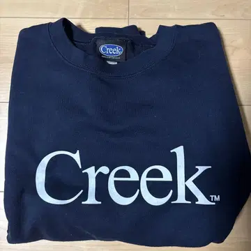 Creek 네이비 맨투맨