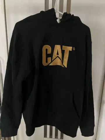 CAT 후드티 블랙 자수 골드