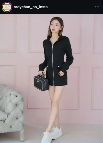 Rady 블랙 후드 부착 미니 원피스