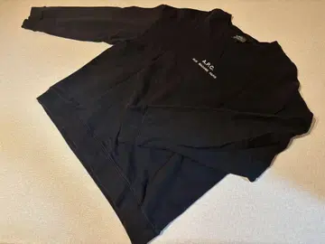 [ 중고품 ] A.P.C. 블랙 맨투맨 L 사이즈