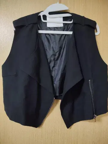 antigravite 안티그라비테 블랙 숏 베스트 지레