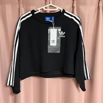 [택 포함 미사용 새상품] adidas 블랙 크롭 T셔츠