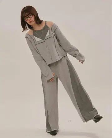 loin nuit 로완뉴이 layered design sweat
