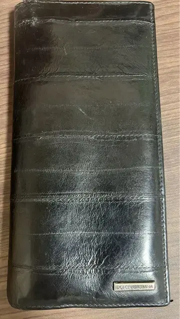 돌체앤가바나 블랙 가죽 장지갑