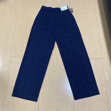 [ 미사용 새상품 ] UNIQLO 턱 와이드 팬츠 S 사이즈