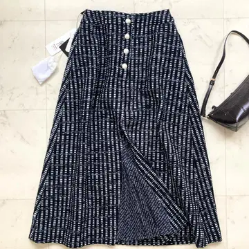 택 포함 미사용 잉게보그 트위드 스커트 9호 로고 프린트 쉬폰