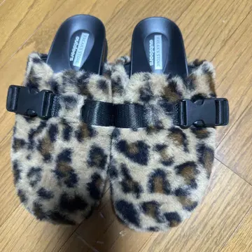 레오파드 무늬 보아 샌들