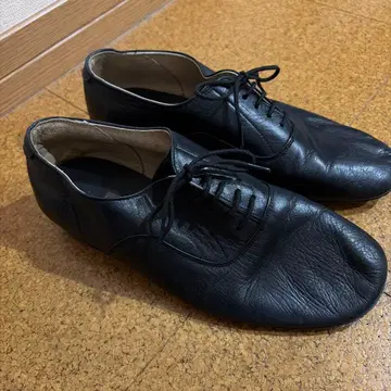 블랙 가죽 로퍼