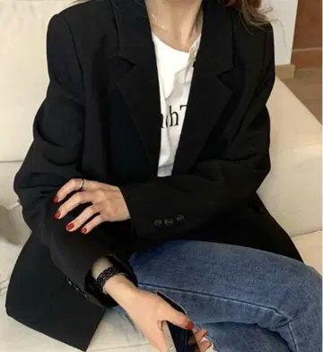 소녀나라 스탠다드 핏 투 버튼 자켓