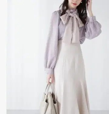 새틴 리본 블라우스