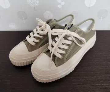 새상품 ZARA 통굽 스니커즈