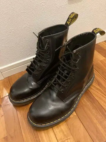 Dr. Martens 닥터마틴 8홀 부츠 27cm