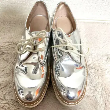 ZARA WOMAN 실버 로퍼 37