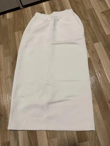 GU 헤비 웨이트 맨투맨 내로우 스커트