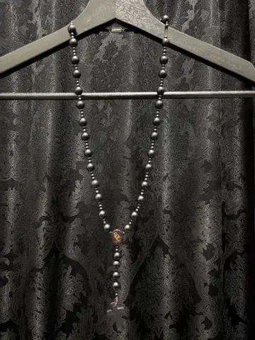 [ SUNDAY OFF CLUB ] wood cross necklace