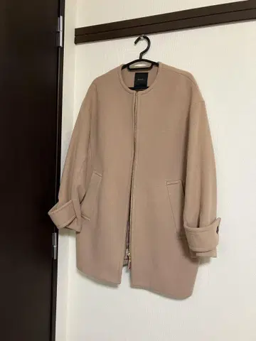 Spick and Span 노카라 코트