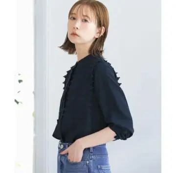 어반리서치 로쏘 네이비 레이스 블라우스 FREE