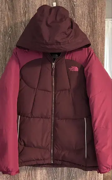 THE NORTH FACE 와인 레드 다운 자켓