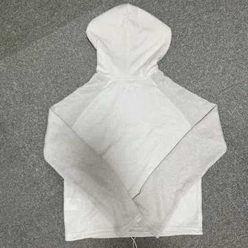 후드 부착 긴팔 T셔츠