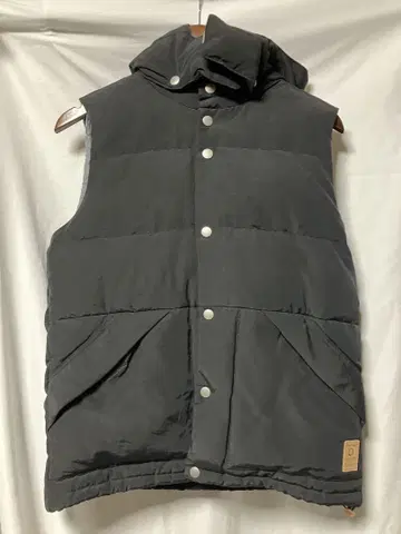 Penfield 블랙 다운 베스트 후드 탈부착 가능